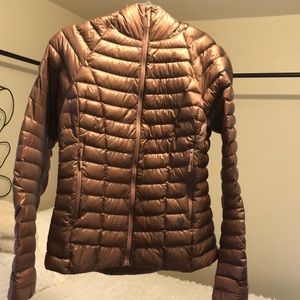 Mountain Hardwear Women’s Puffer (Small) Mauve